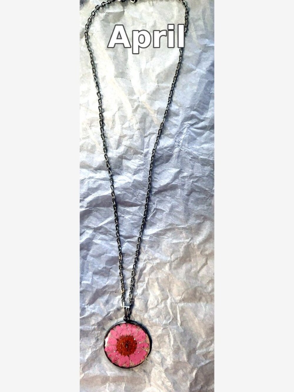 April Birth Flower Necklace - Daisy Resin Pendant Handmade